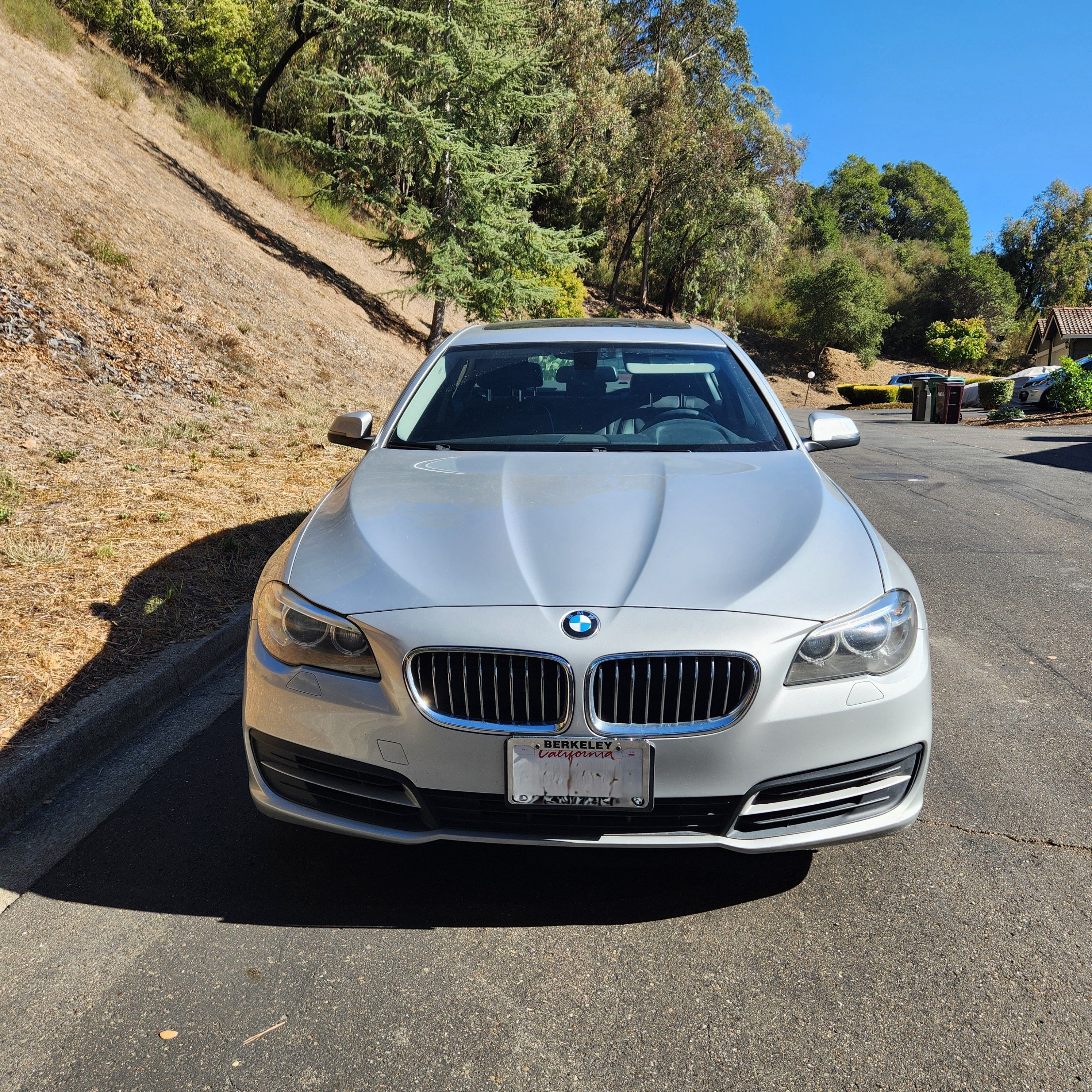 Used 2014 BMW 528i xDrive Sedan AWD/4WD image 2
