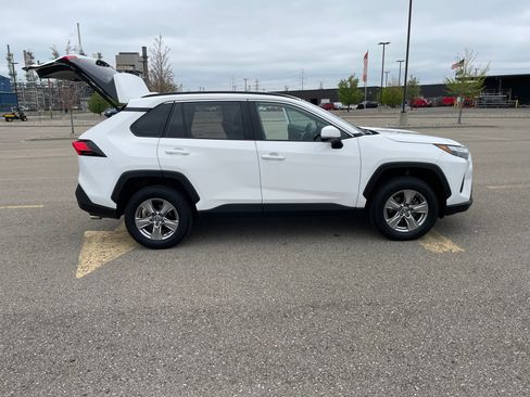 Used 2024 Toyota RAV4 XLE w/ Convenience Package AWD/4WD image 1