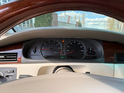 Used 2002 Cadillac Eldorado Touring w/ Preffered Equipment Group image 21