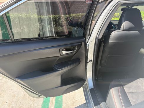 Used 2015 Toyota Camry SE w/ Moonroof Package FWD image 15
