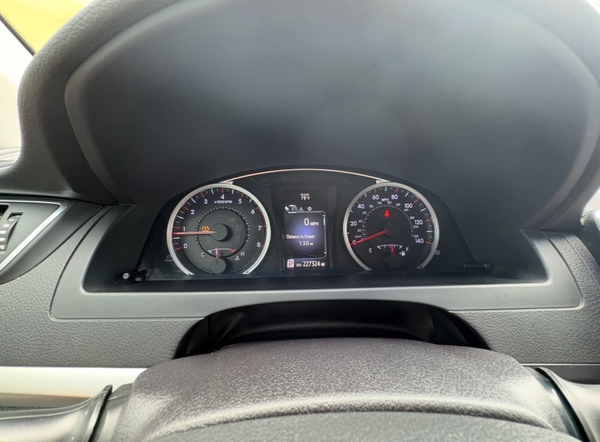 Used 2015 Toyota Camry SE w/ Moonroof Package FWD image 14