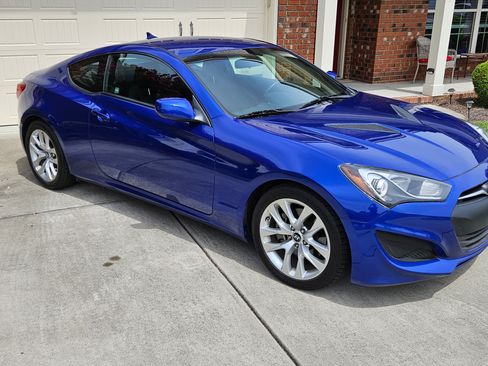 Used 2013 Hyundai Genesis 2.0T image 1