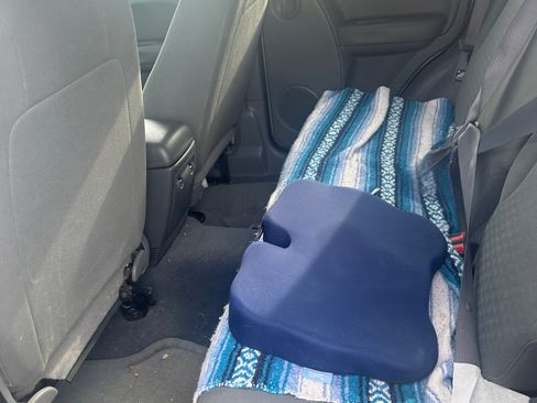 Used 2007 Jeep Liberty Sport image 5