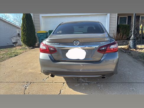 Used 2017 Nissan Altima 2.5 SR w/ LED Appearance Package image 5