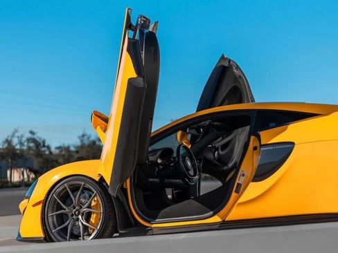 Used 2017 McLaren 570S Coupe image 4