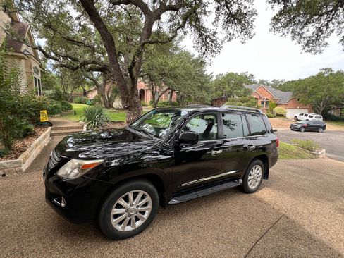 Used 2008 Lexus LX 570 4WD image 1