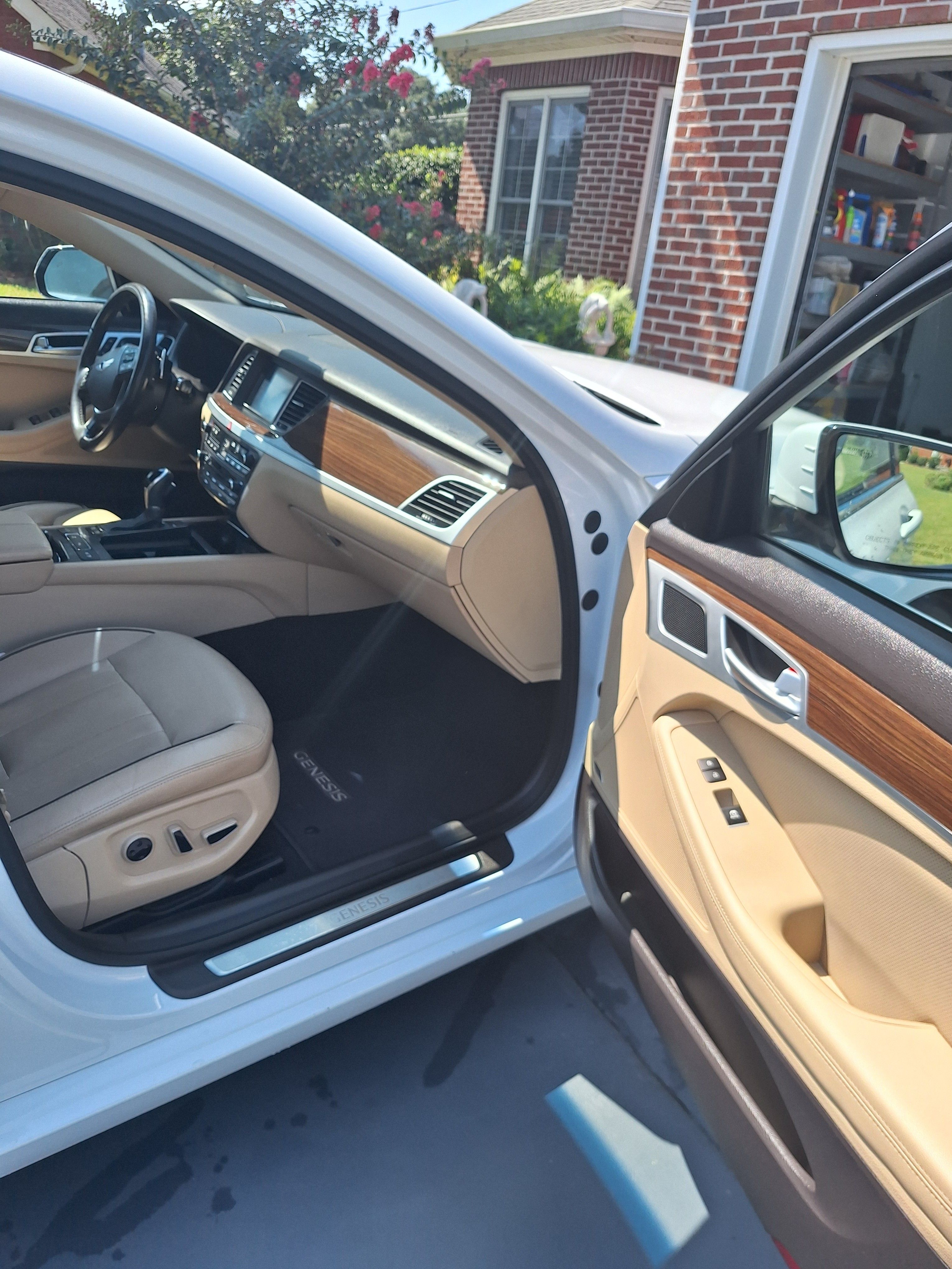 Used 2015 Hyundai Genesis 3.8 w/ Option Group 03 AWD/4WD image 2