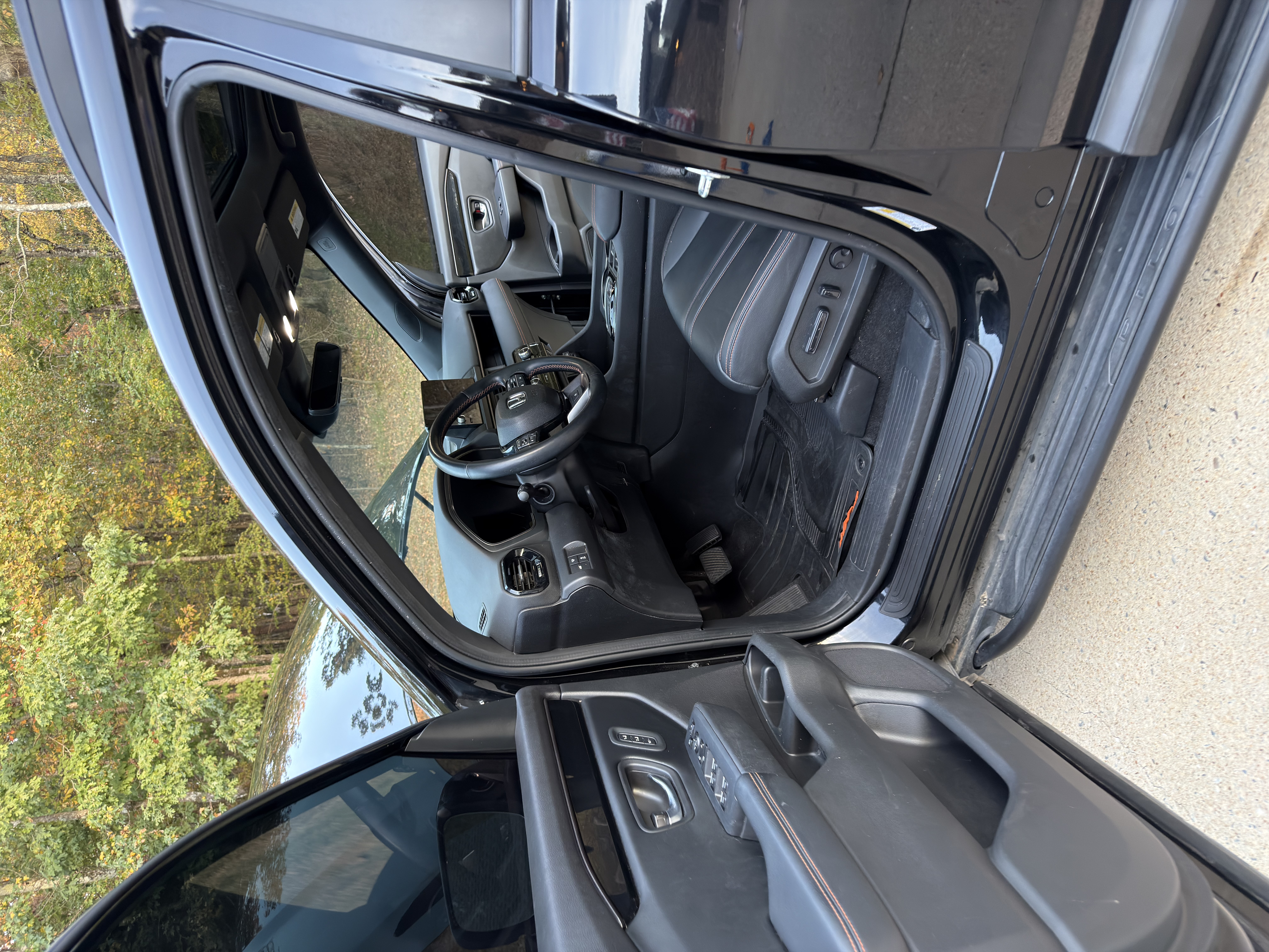 Used 2023 Honda Pilot TrailSport image 16