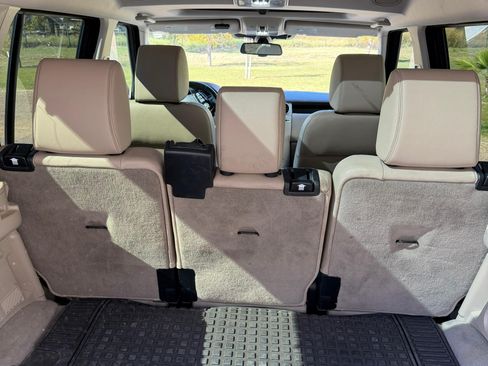 Used 2016 Land Rover LR4 HSE Silver Edition image 4