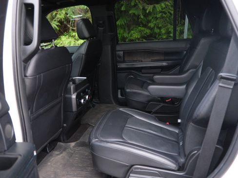 Used 2021 Ford Expedition Limited image 22