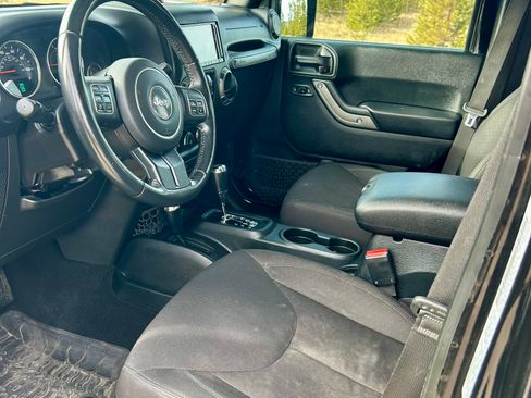 Used 2018 Jeep Wrangler Unlimited Sport S image 8