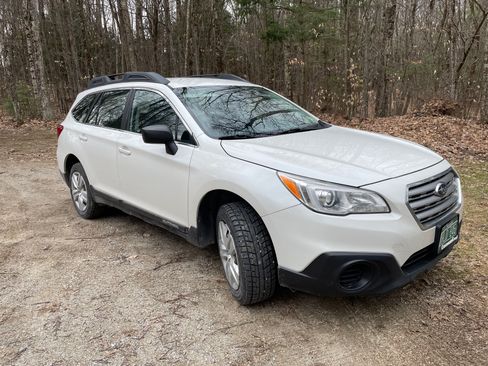 Used 2015 Subaru Outback 2.5i AWD/4WD image 1