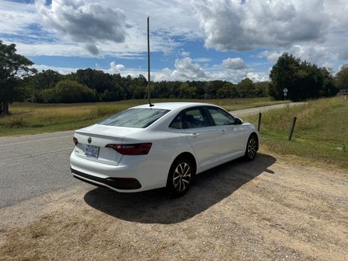 Used 2024 Volkswagen Jetta S FWD image 4