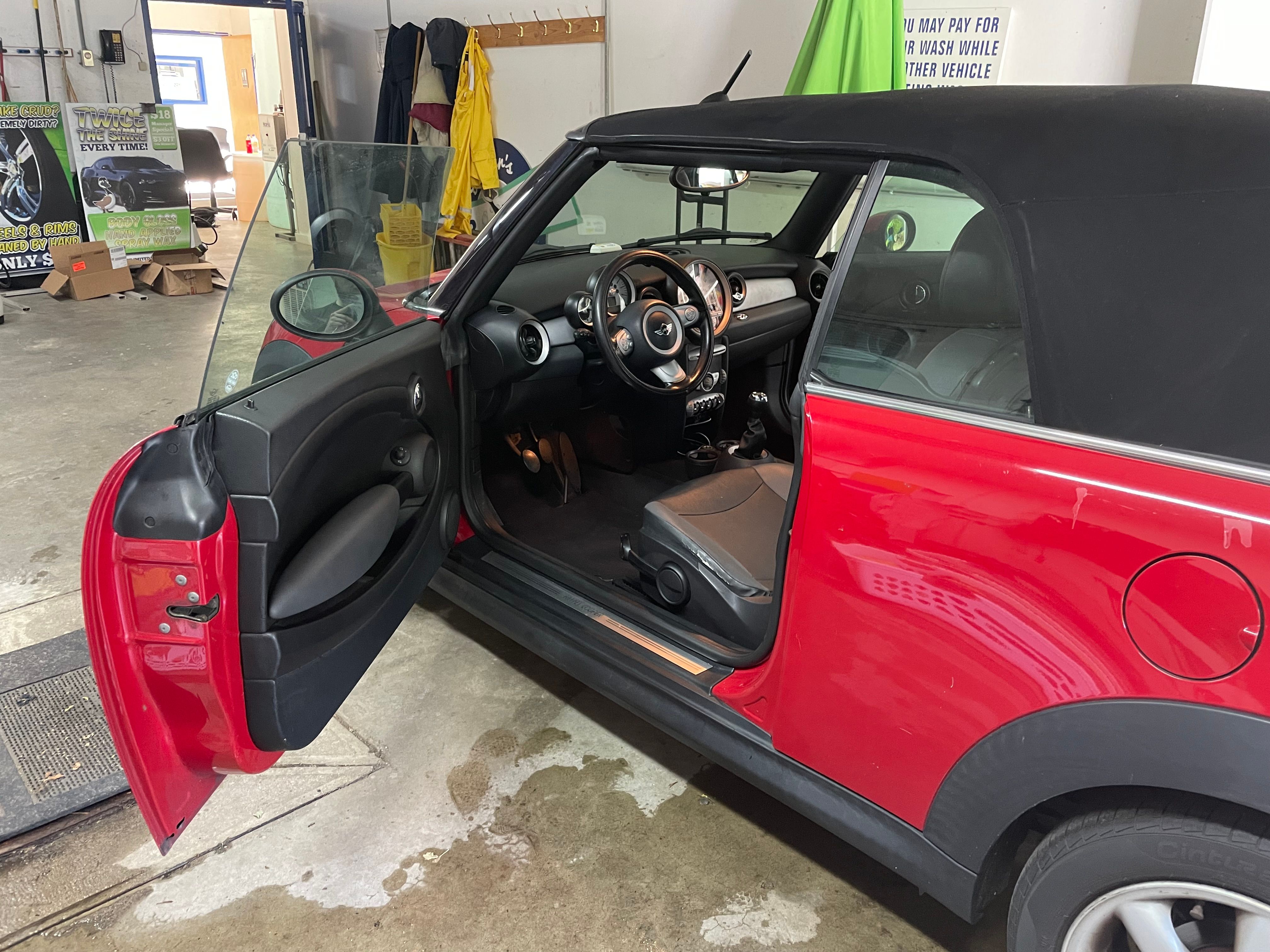 Used 2010 MINI Cooper Convertible FWD image 5