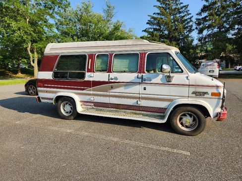 Used 1994 Chevrolet G20 image 5