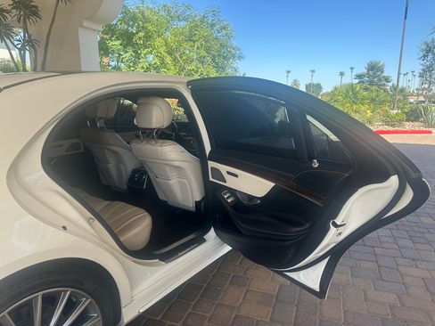 Used 2016 Mercedes-Benz S 550 Sedan image 6