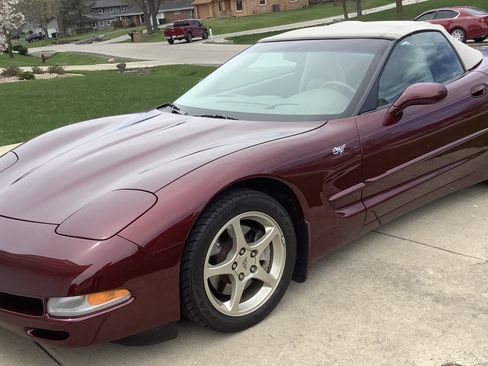 Used 2003 Chevrolet Corvette Convertible 2D w/ Preferred Equipment Group1 image 4