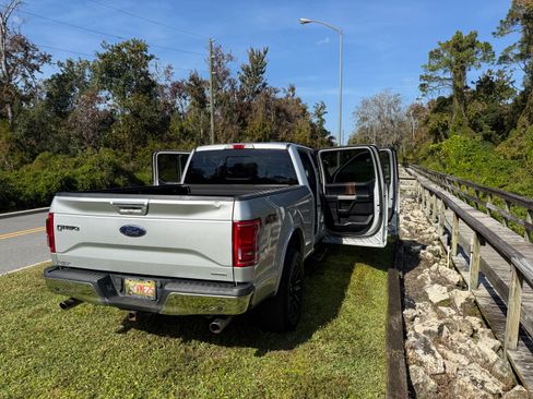 Used 2016 Ford F150 Lariat w/ Equipment Group 501A Mid image 8