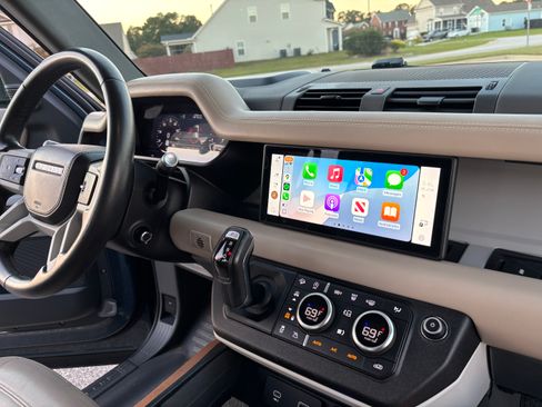 Used 2020 Land Rover Defender 110 HSE image 23