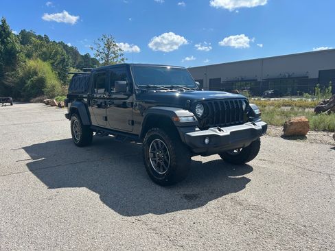 Used 2020 Jeep Gladiator Sport w/ Quick Order Package 24S image 4