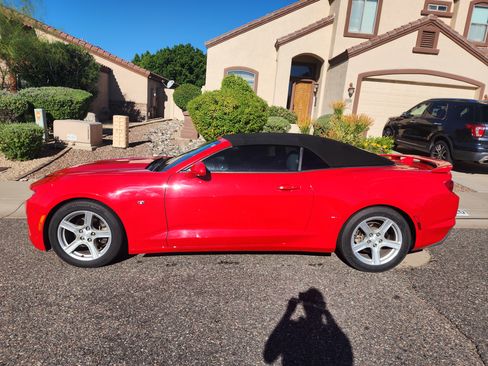 Used 2020 Chevrolet Camaro LT image 4