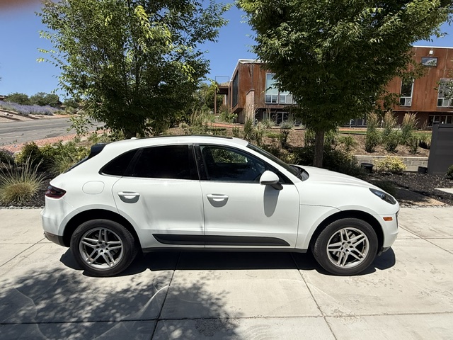 Used 2018 Porsche Macan Sport Edition AWD/4WD image 5