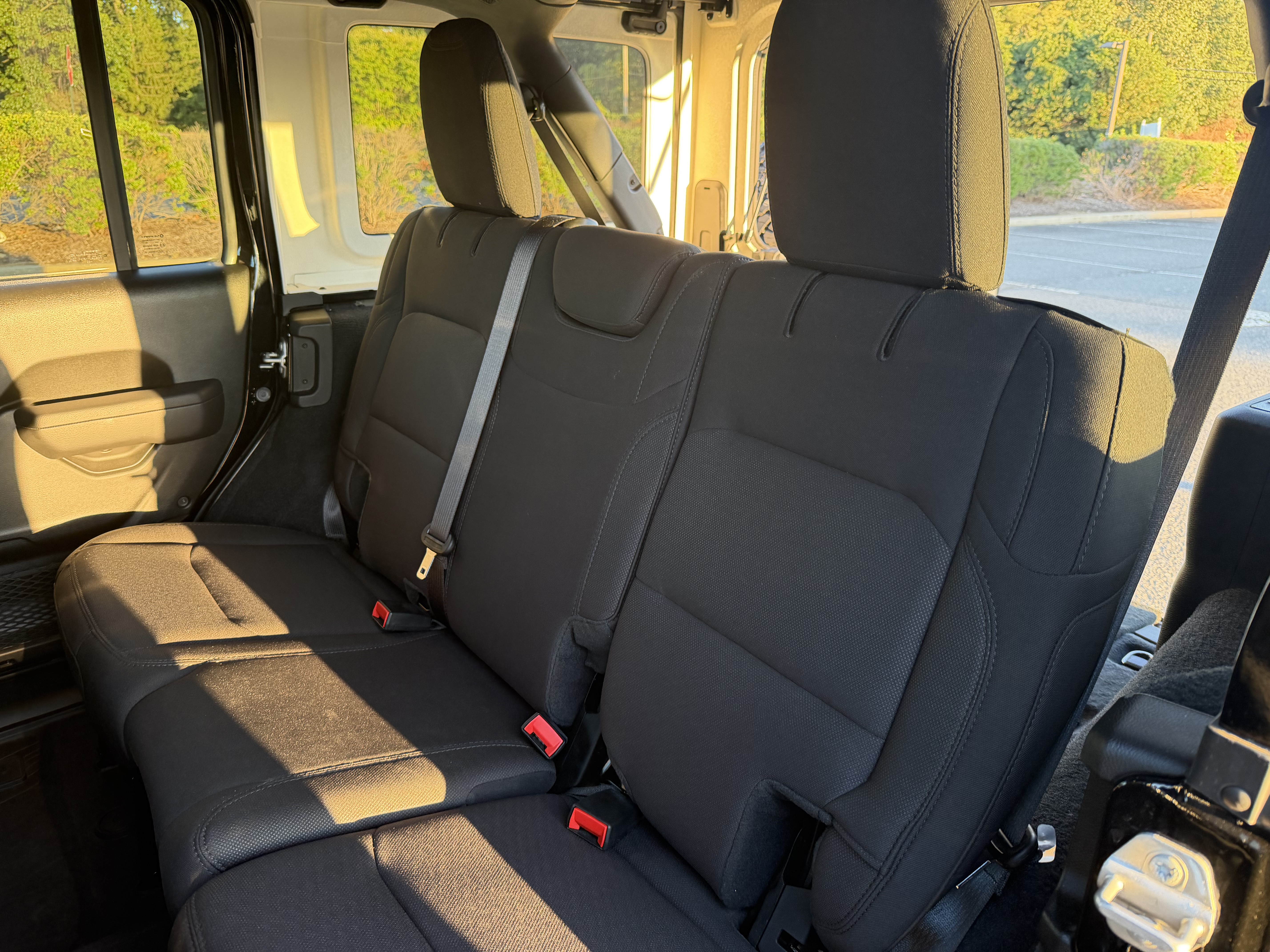 Used 2022 Jeep Wrangler Unlimited Sport AWD/4WD image 11