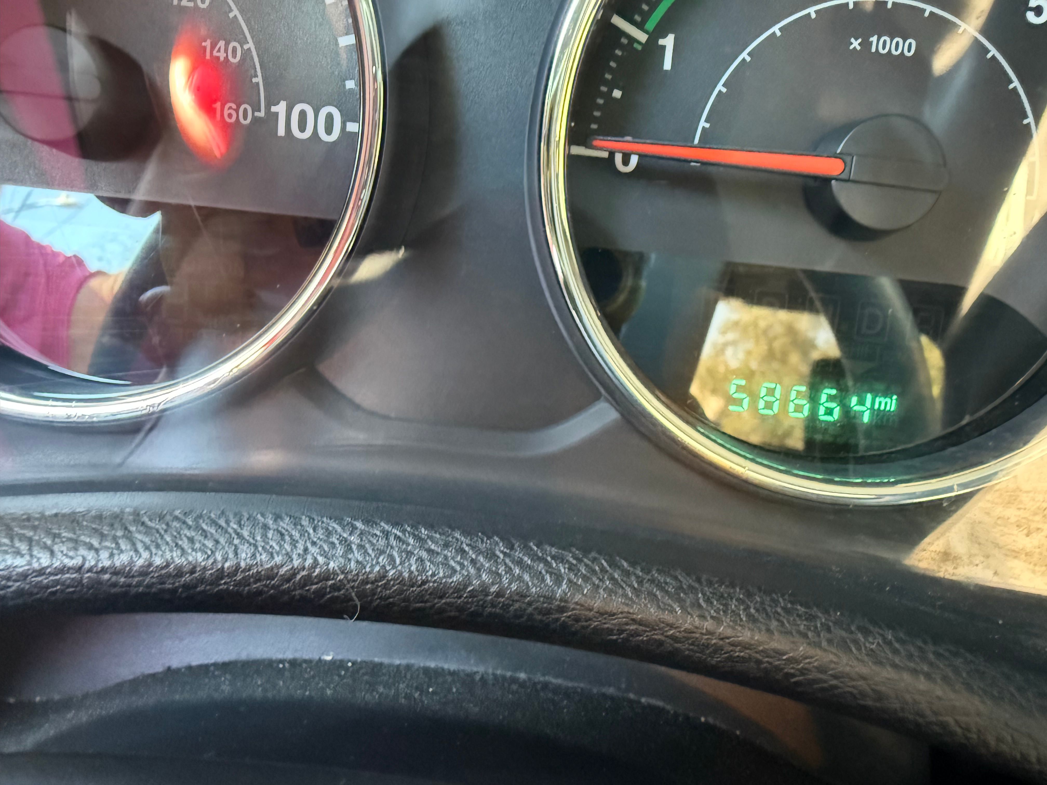 Used 2015 Jeep Wrangler Sport AWD/4WD image 9