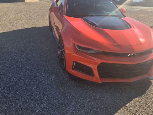Used 2019 Chevrolet Camaro ZL1 image 2