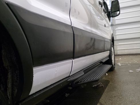 Used 2019 Ford Transit 350 XLT image 17