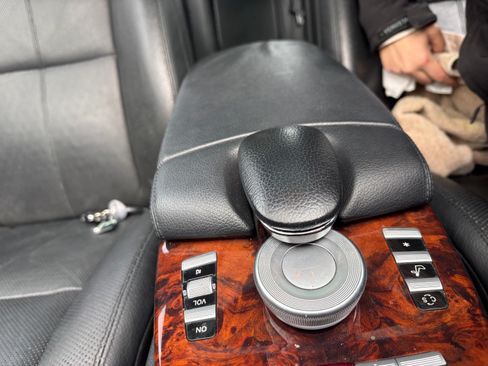 Used 2008 Mercedes-Benz S 550 4MATIC image 16