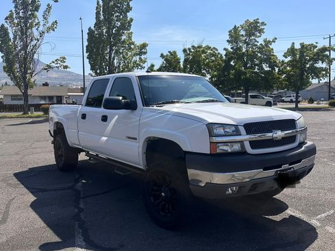 Used 2004 Chevrolet Silverado 2500 LT w/ Skid Plate Package AWD/4WD image 5