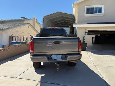 Used 2004 Dodge Ram 2500 Truck SLT w/ Sport Appearance Group image 2