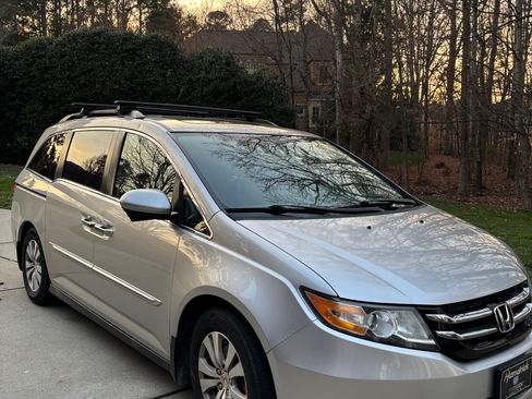 Used 2014 Honda Odyssey EX-L image 1