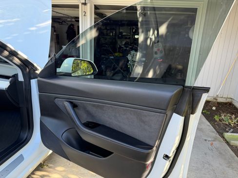 Used 2018 Tesla Model 3 Long Range image 8