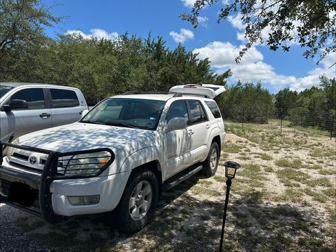 Used 2004 Toyota 4Runner Limited AWD/4WD image 2