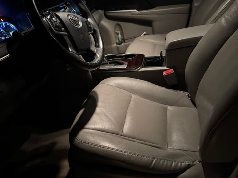 Used 2013 Toyota Camry XLE image 8