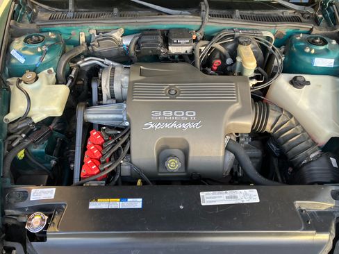 Used 1998 Buick Riviera Supercharged Coupe image 14