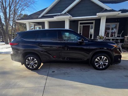 Used 2022 Toyota Highlander XLE
