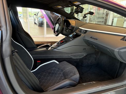 Used 2018 Lamborghini Aventador S image 13