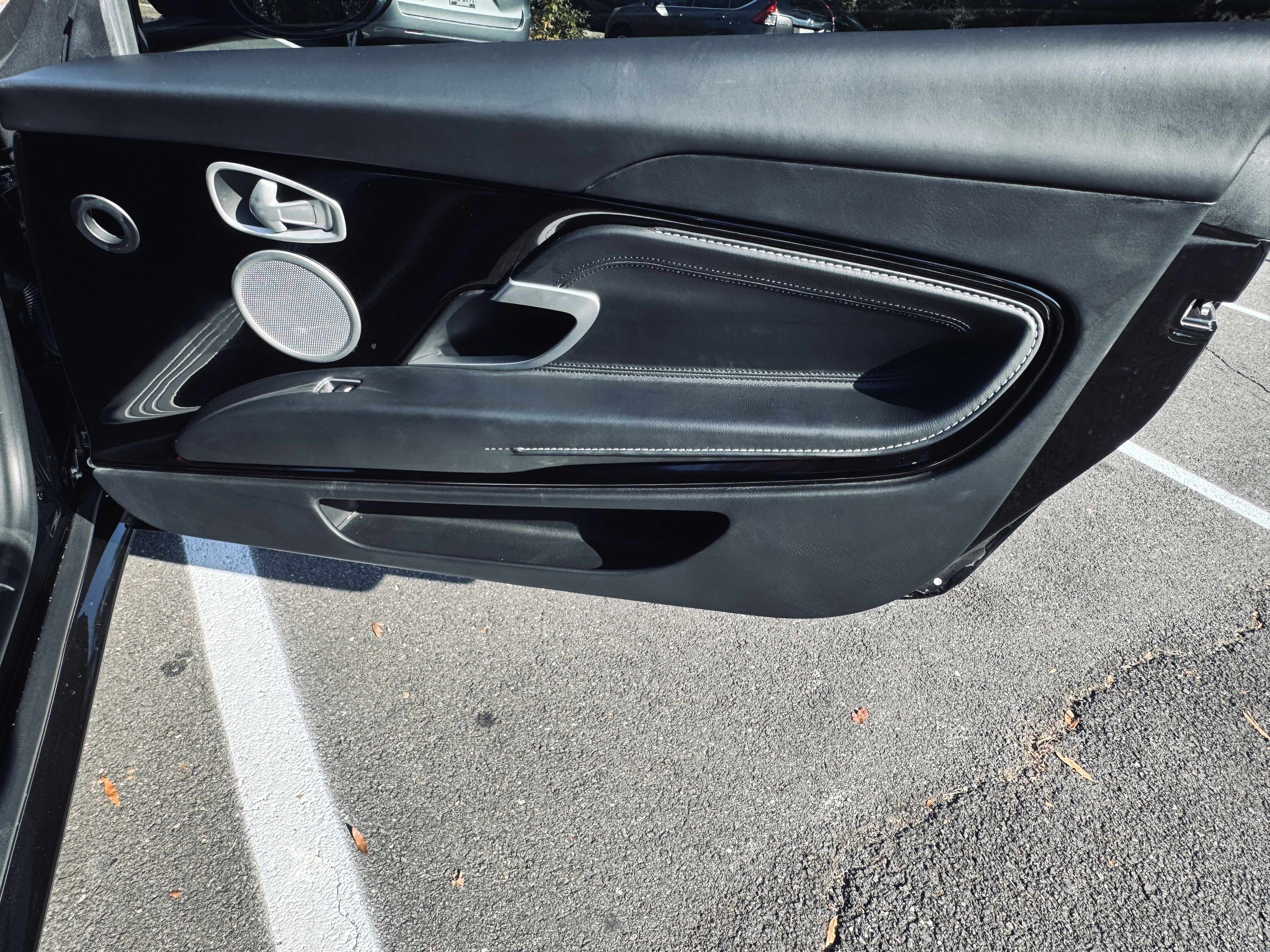 Used 2018 Aston Martin DB11 Coupe RWD image 13