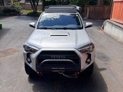 Used 2018 Toyota 4Runner TRD Off-Road Premium AWD/4WD image 1