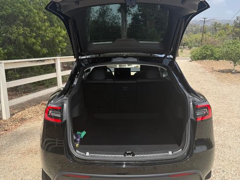 Used 2020 Tesla Model Y Long Range AWD/4WD image 9