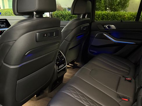 Used 2021 BMW X5 M50i w/ Executive Package image 18