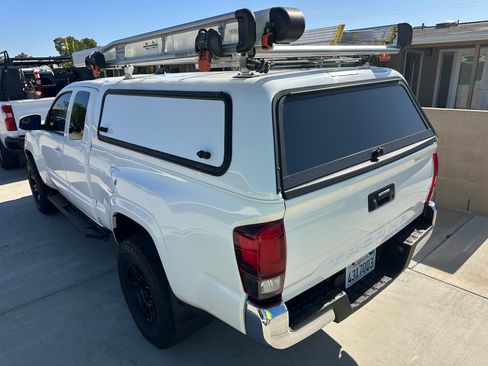 Used 2021 Toyota Tacoma SR5 RWD image 24