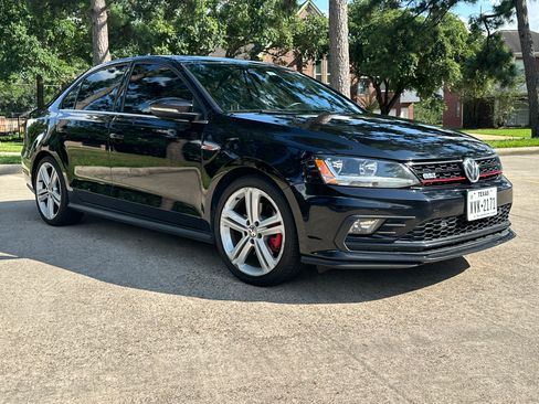 Used 2017 Volkswagen Jetta GLI FWD image 5