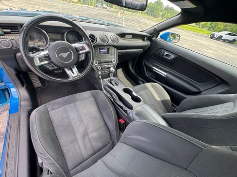 Used 2019 Ford Mustang Coupe RWD image 11