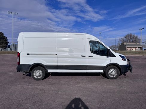 Used 2024 Ford Transit 150 148 Medium Roof AWD image 4