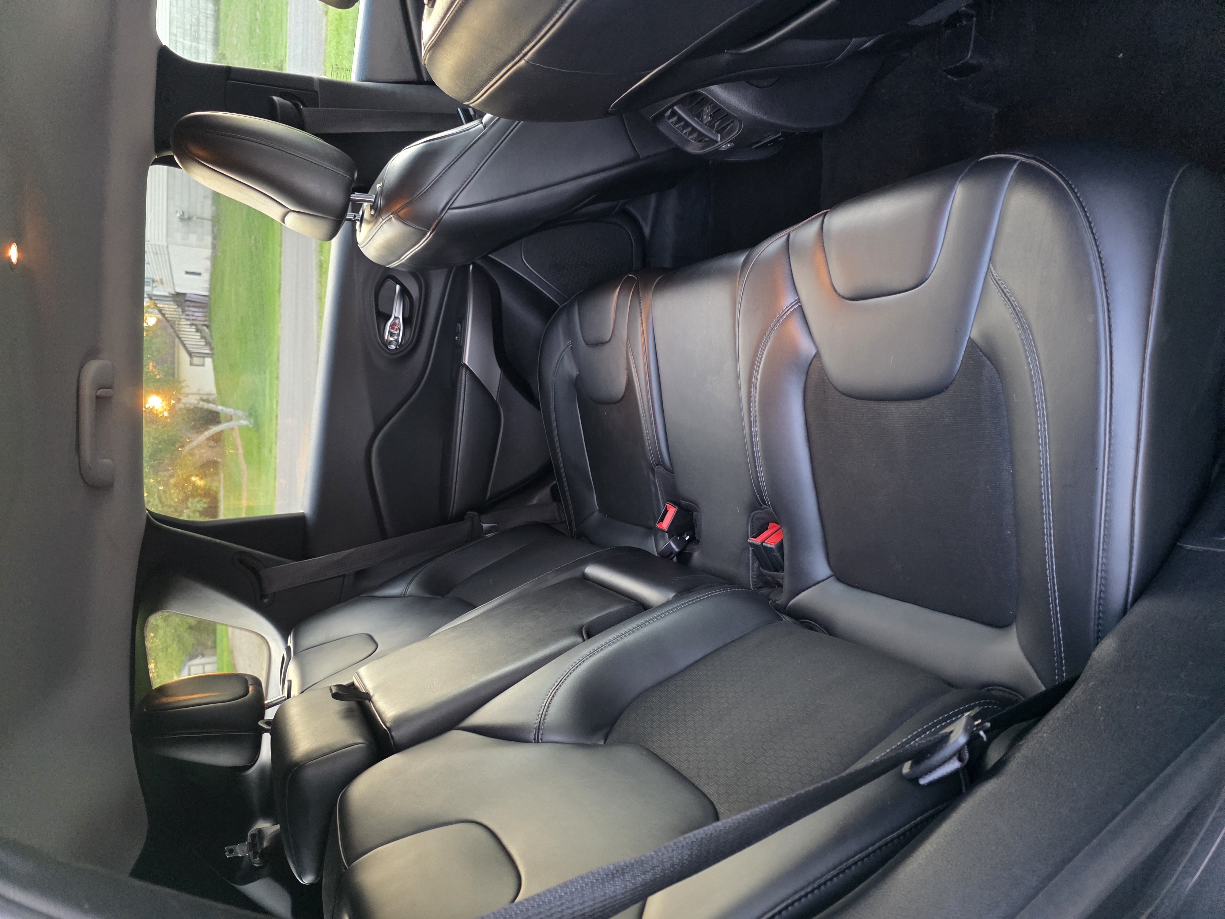Used 2020 Jeep Cherokee Latitude Plus FWD image 10