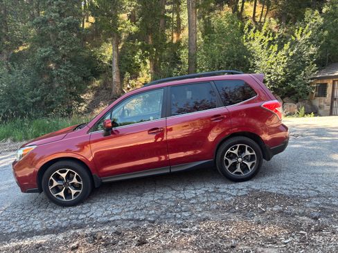Used 2015 Subaru Forester 2.0XT Premium AWD/4WD image 6